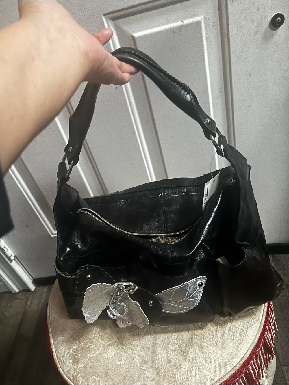 Vtg-Beverly Feldman Black Leather Women’s Shoulder Bag with Silver Leaf Accent - Picture 16 of 16